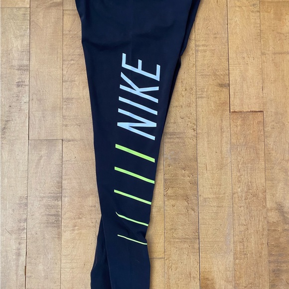 Nike Dri-Fit Leggings - Picture 3 of 4